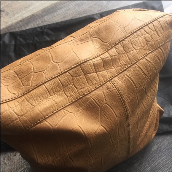 B Makowsky NEW vachetta Croc texture leather tote - Picture 4 of 7